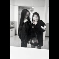 y_una678