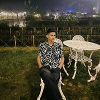 ekram_4v