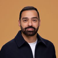 ليش تطلع معاهم