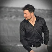 وكتب عليه الباقيه بحياتك