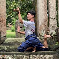 ឥសីចុះភ្នំ