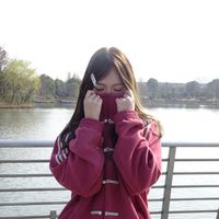 crystinelovesred