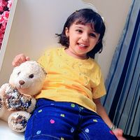 ayzal_huria