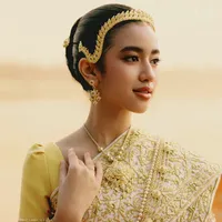 មែនឬលេង Truth or Game