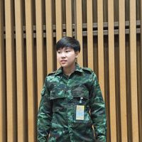 auy9558