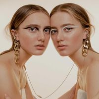 twins_diana_zhanna