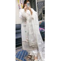 attitude_queen_official0