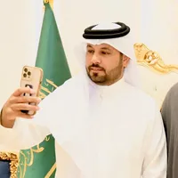 شاعر الكون سفر الدغيلبي