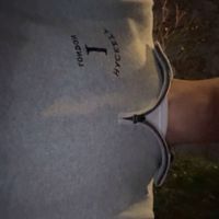 صرت مشهور ومحد يعرفني