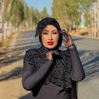 julia_elkheshen