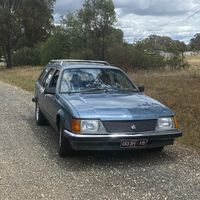 holden_on_top_