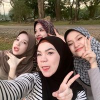 sixgirlsgiling6