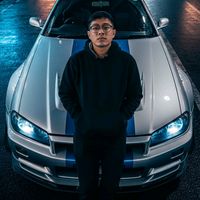 alex_alone20