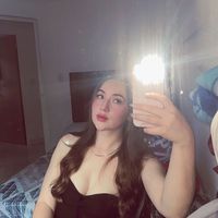 lauratriana__