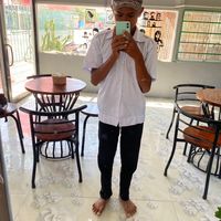 boy.reach62