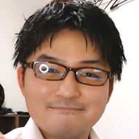 男の腕を見てみると