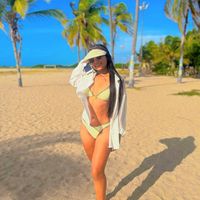 julianaarenis0