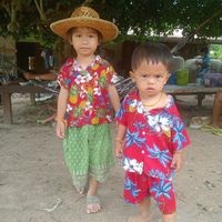 khomkrit_r