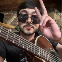 Pocos Años Mil Errores