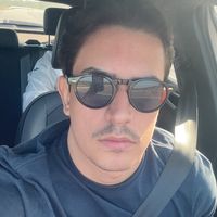 Você não pode sair da minha vida assim