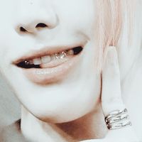pretty scene girl