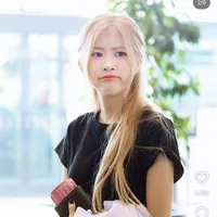 មានអ្នកថែឬនៅ