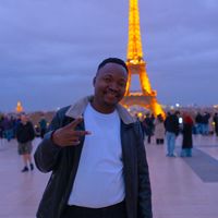 Nzambe Apesaka Nionso