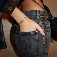 عيوني تشتهي تشوووفك