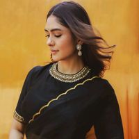 mrunalthakur_official