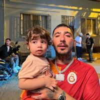 Yinede kal benimle kaçma