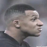 ยืนเป็นวงกลม