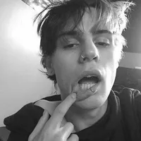 frog wanna live next to the Prince