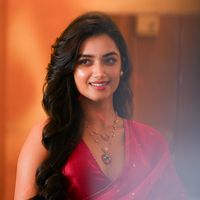 _meenakshi_chaudhary_
