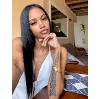 tella_nails