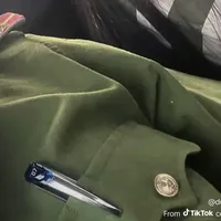 Chị Em tui tới nè