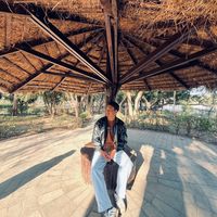 james_official_01