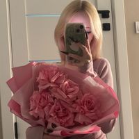 чем длиннее ногти ..