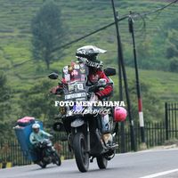aldhi_adhitia103