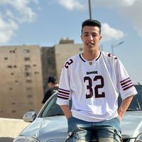 اسد في غابة