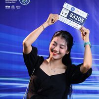 nhạc nền - Hoài Thu chạy bộ