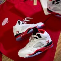 ariel_sneaker