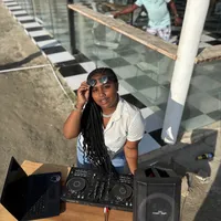 PÉGATE Y DESPÉGATE DJ YUSEILIS FT CANTY