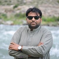 saqib_with_camera