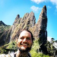 isra_hiking_tahiti