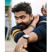 വികാര നൗകയുമായ് തിരമാലകൾ ആടി ഉലഞ്ഞു