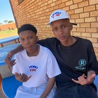 karabonhinged