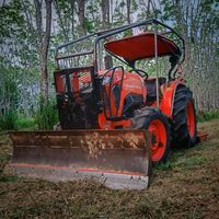 ladytractor01