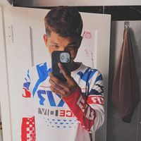 Leo hos