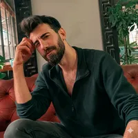 Tutuşur dizelerim