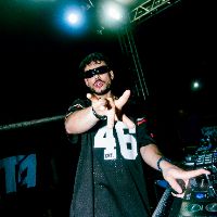 HOJE É PUTARI4 COM AS PIRANHA